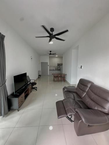 شقة 70 متر مربع من 2 غرفة و2 حمام خاص في Sg Besi (Razak City Residences) in Sg Besi شقة 70 متر مربع من 2 غرفة و2 حمام خاص في Sg Besi (Razak City Residences) in Sg Besi