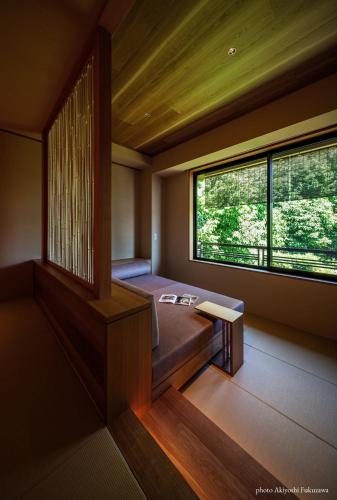 Rangetsu near Togetsukyo Bridge Rangetsu near Togetsukyo Bridge