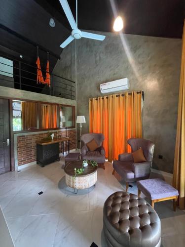 Aramya river front boutique hotel in 키툴가라 Aramya river front boutique hotel in 키툴가라