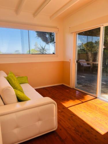 Bright and peaceful house in Berowra Bright and peaceful house in Berowra