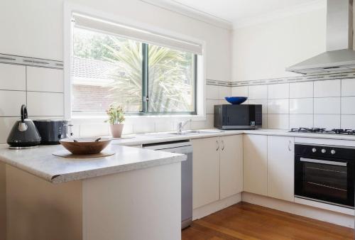 Kitchen, Seaford Escape - Simple Comforts, Perfect Location in Seaford Kitchen, Seaford Escape - Simple Comforts, Perfect Location in Seaford
