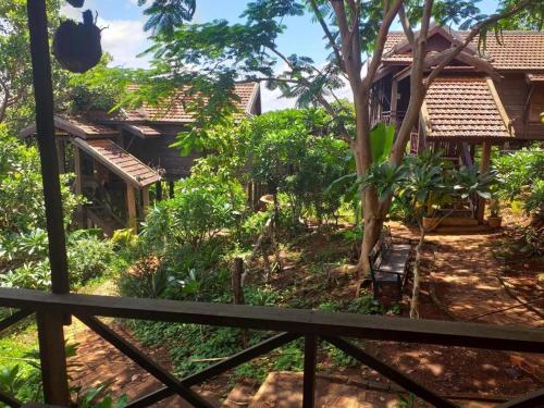 Garden, Garden View Lodge & Jungle Tour in Beung Kan Seng Garden, Garden View Lodge & Jungle Tour in Beung Kan Seng