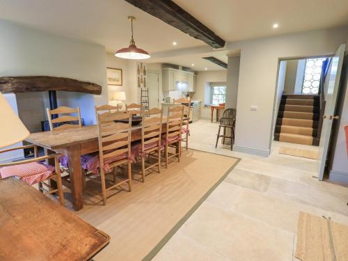 Exterior view, Green Yew in Winster Exterior view, Green Yew in Winster