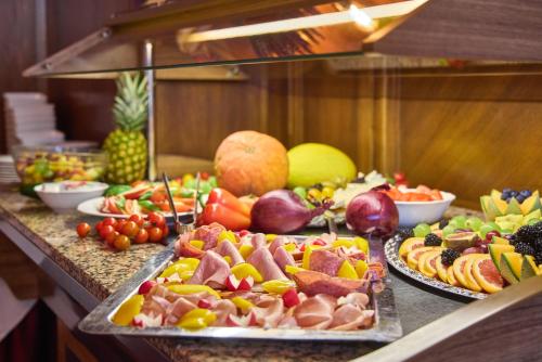 อาหารและเครื่องดื่ม, โรงแรมเฟียร์ ยาเรสไซเทิน (Hotel Vier Jahreszeiten) in การ์มิช-พาร์เทนเคียร์เชน อาหารและเครื่องดื่ม, โรงแรมเฟียร์ ยาเรสไซเทิน (Hotel Vier Jahreszeiten) in การ์มิช-พาร์เทนเคียร์เชน