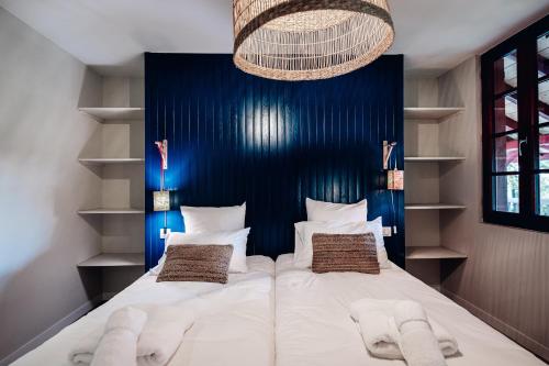 Maison Bleue Est 12 personnes in St Julien En Born Maison Bleue Est 12 personnes in St Julien En Born