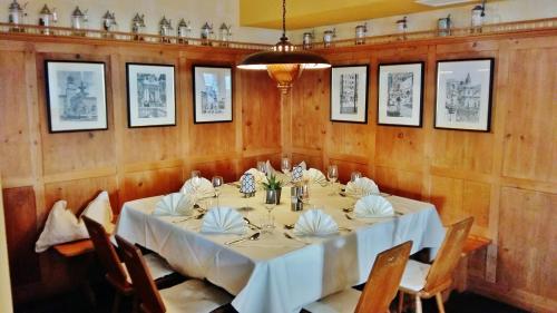 Létesítmények, Gasthof zur Strass in Eugenfalu Létesítmények, Gasthof zur Strass in Eugenfalu