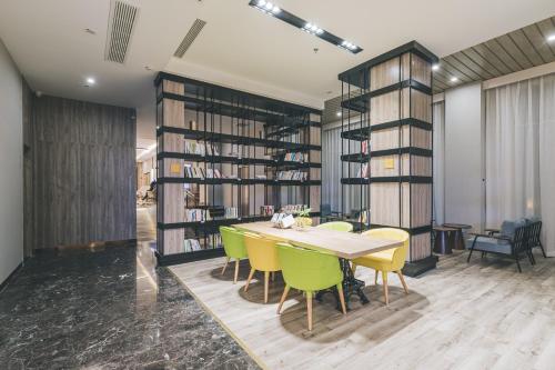Atour Light Hotel Chengdu Wuhou Avenue Hongpai Building Metro Station in Wuhou District Atour Light Hotel Chengdu Wuhou Avenue Hongpai Building Metro Station in Wuhou District
