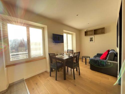 Appart'Village N3 Jouy Proche HEC-RER C 500 m in Jouy-en-Josas Appart'Village N3 Jouy Proche HEC-RER C 500 m in Jouy-en-Josas