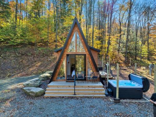 A-Frame with Hot Tub & Fire Pit in Callicoon (NY) A-Frame with Hot Tub & Fire Pit in Callicoon (NY)