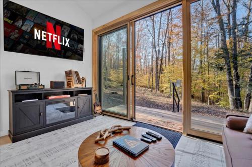 A-Frame with Hot Tub & Fire Pit in Callicoon (NY) A-Frame with Hot Tub & Fire Pit in Callicoon (NY)
