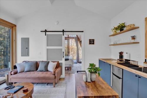 A-Frame with Hot Tub & Fire Pit in Callicoon (NY) A-Frame with Hot Tub & Fire Pit in Callicoon (NY)