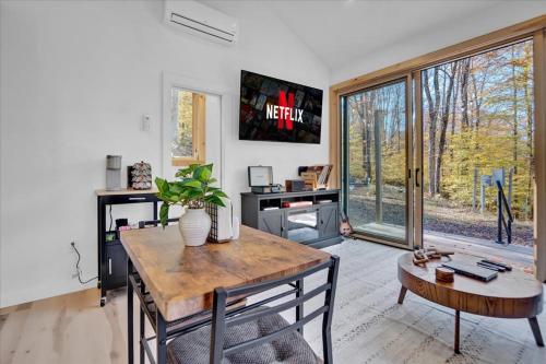 A-Frame with Hot Tub & Fire Pit in Callicoon (NY) A-Frame with Hot Tub & Fire Pit in Callicoon (NY)