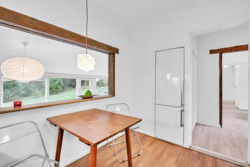 Kitchen, Cosy-Living Bed and Breakfast - close to beach and fjord in Roskilde Kitchen, Cosy-Living Bed and Breakfast - close to beach and fjord in Roskilde