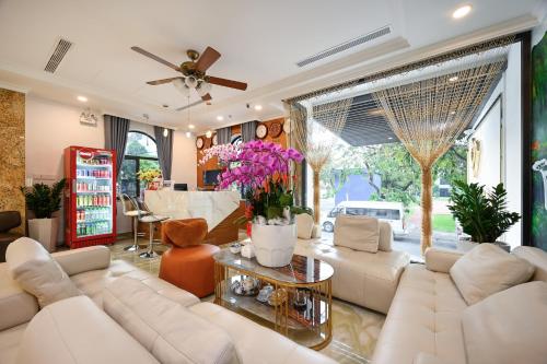 Hall, Ly Ly Hotel 2 in Binh Tan Hall, Ly Ly Hotel 2 in Binh Tan