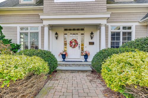 Groton Home Less Than 1 Mi to Beach on Long Island Sound! in Groton (CT) Groton Home Less Than 1 Mi to Beach on Long Island Sound! in Groton (CT)