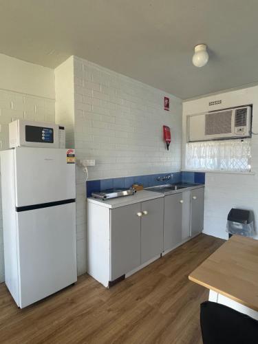 Kitchen, Waves Geraldton in Geraldton Kitchen, Waves Geraldton in Geraldton