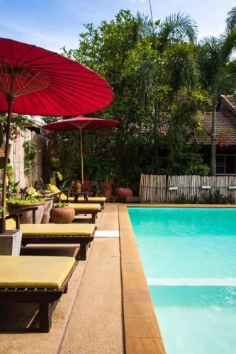 Zwembad, Joy's House & Tour in San Phe Suea Zwembad, Joy's House & Tour in San Phe Suea