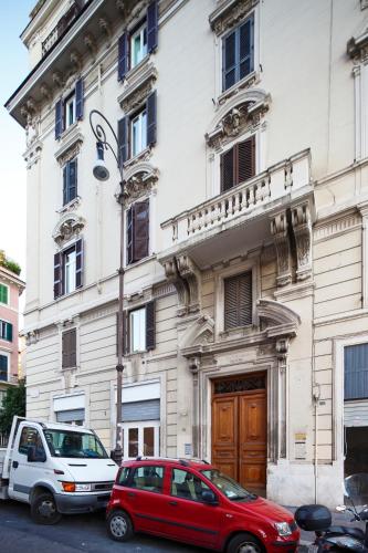 Entrance, Tullia and Prisca Relais Guest House in Colosseum and Foro Romano Entrance, Tullia and Prisca Relais Guest House in Colosseum and Foro Romano