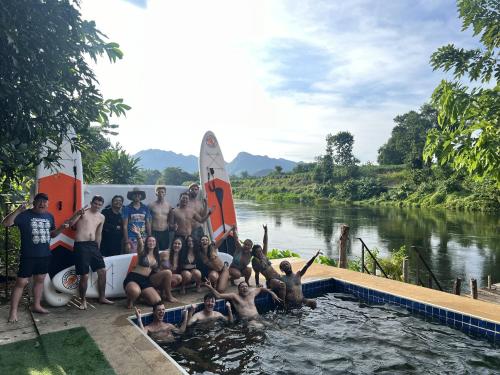 Activități, Revolution Kanchanaburi Adventure HQ in Raul Kwai Activități, Revolution Kanchanaburi Adventure HQ in Raul Kwai