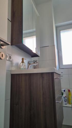 Design Apartment, Klimaanlage, privat Parkplatz, Wallbox, NETFLIX, DominosPizza in 法爾肯塞 Design Apartment, Klimaanlage, privat Parkplatz, Wallbox, NETFLIX, DominosPizza in 法爾肯塞