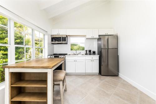 Cocina, Tropical Bottle Creek Stay & Onsite Parking in Caicos del Norte Cocina, Tropical Bottle Creek Stay & Onsite Parking in Caicos del Norte