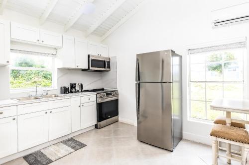 Cocina, Tropical Bottle Creek Stay & Onsite Parking in Caicos del Norte Cocina, Tropical Bottle Creek Stay & Onsite Parking in Caicos del Norte