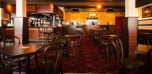 Restaurant, Bat and Ball Hostel in Surry Hills Restaurant, Bat and Ball Hostel in Surry Hills