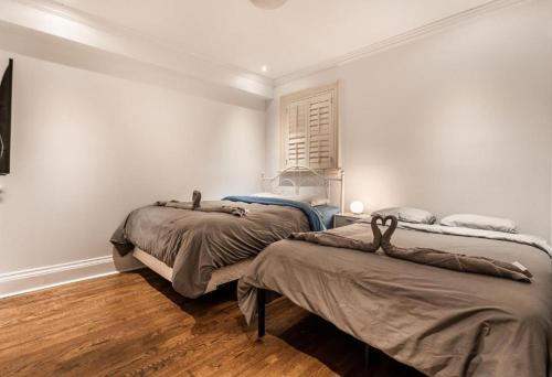 Luxurious 1 bedroom with 2 beds apartment - B