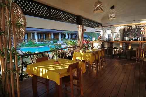Restaurant, White Villas Resort in Siquijor Island Restaurant, White Villas Resort in Siquijor Island
