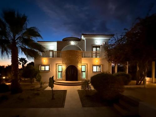 الأنشطة, Beachfront Villa with Private Pool and Exotic Fruit Garden in Pyla الأنشطة, Beachfront Villa with Private Pool and Exotic Fruit Garden in Pyla