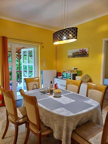 Relax Wellness Apartman in ปาราดซาสวาร์ Relax Wellness Apartman in ปาราดซาสวาร์
