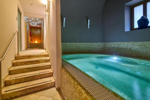 Kilátás, Hotel Portici - Romantik & Wellness in Riva Del Garda Kilátás, Hotel Portici - Romantik & Wellness in Riva Del Garda