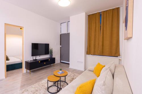 Central n' Cozy T8 Apartment w' 2BEDRM