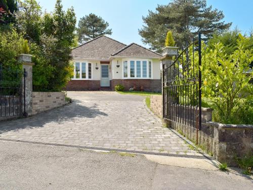 Exterior view, Bella Vista in Binstead and Fishbourne Exterior view, Bella Vista in Binstead and Fishbourne