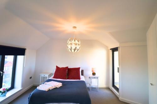 Maidenhead Stylish Three Bedroom Top Floor Apartment in Мейдънхед Maidenhead Stylish Three Bedroom Top Floor Apartment in Мейдънхед