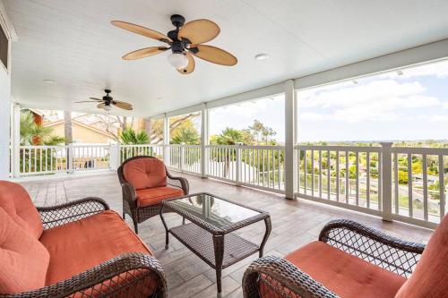 Balcony/terrace, San Diego Luxury Getaway - Only 15 min to Downtown in Allied Gardens Balcony/terrace, San Diego Luxury Getaway - Only 15 min to Downtown in Allied Gardens