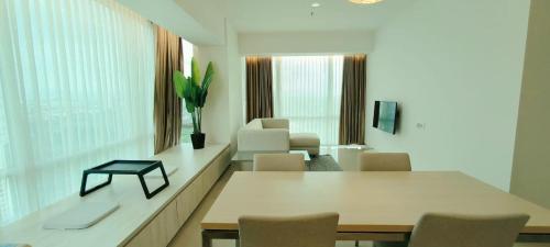 Spacious 2BR U Residence with Panoramic Vista