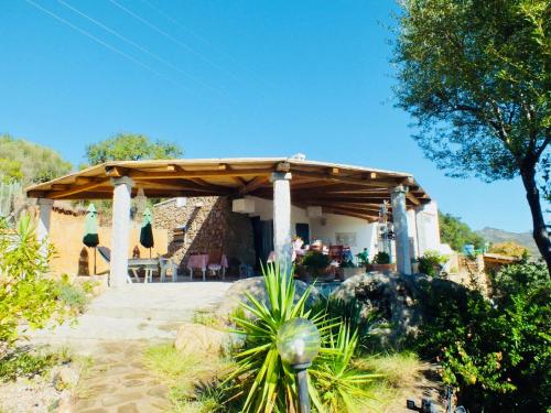 Affittacamere Villa Flores in San Teodoro City Centre Affittacamere Villa Flores in San Teodoro City Centre