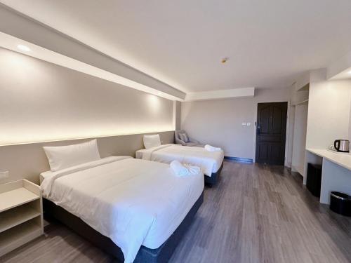 ไมลอฟท์ สุวรรณภูมิ แอร์พอร์ต โฮเทล (Miloft Suvarnabhumi Airport Hotel ) near วิทยาลัยกรุงเทพสุวรรณภูมิ ไมลอฟท์ สุวรรณภูมิ แอร์พอร์ต โฮเทล (Miloft Suvarnabhumi Airport Hotel ) near วิทยาลัยกรุงเทพสุวรรณภูมิ