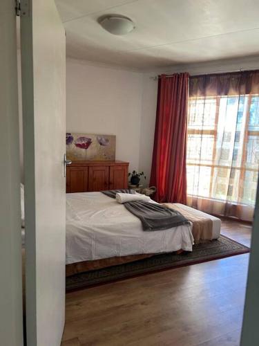 Cosy apartment in Atholl Gardens