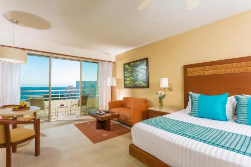 GR Solaris Lighthouse - All Inclusive in San Jose Del Cabo GR Solaris Lighthouse - All Inclusive in San Jose Del Cabo