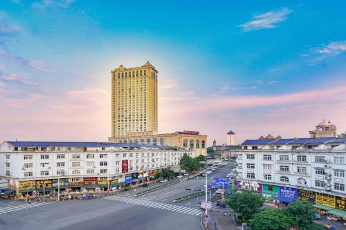 Hotelli välisilme, Ramada Plaza by Wyndham Dongxing City Center in Fangchenggang Hotelli välisilme, Ramada Plaza by Wyndham Dongxing City Center in Fangchenggang