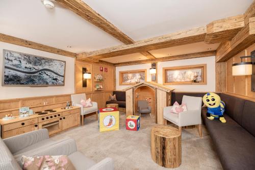 Kinder- & Gletscherhotel Hintertuxerhof in Hintertux Glacier Kinder- & Gletscherhotel Hintertuxerhof in Hintertux Glacier