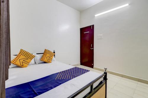 Entrance, Hotel O Royal Rest Rooms in Jadhav wadi Entrance, Hotel O Royal Rest Rooms in Jadhav wadi