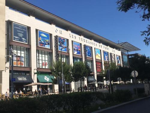 Flat air conditioning 4 people near stadium beach
