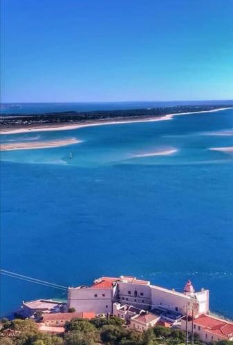 4 chambres, piscine Casa Oleias by SesimbraSunSea in โกโตเบีย 4 chambres, piscine Casa Oleias by SesimbraSunSea in โกโตเบีย