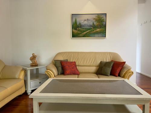 Bright and peaceful house in Berowra Bright and peaceful house in Berowra