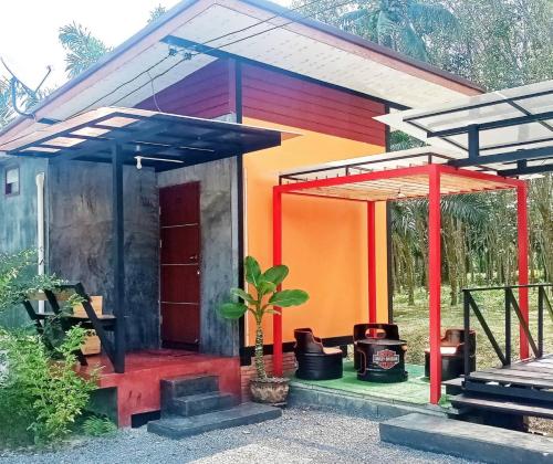 Ton Tan Resort, Ai Khai Dek Wat Chedi in Sichon Ton Tan Resort, Ai Khai Dek Wat Chedi in Sichon