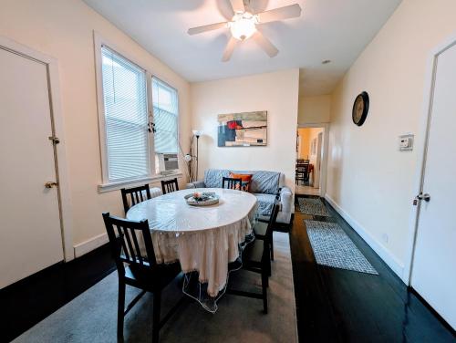 Faciliteiten, The Avondale Guesthouse in Evanston Faciliteiten, The Avondale Guesthouse in Evanston