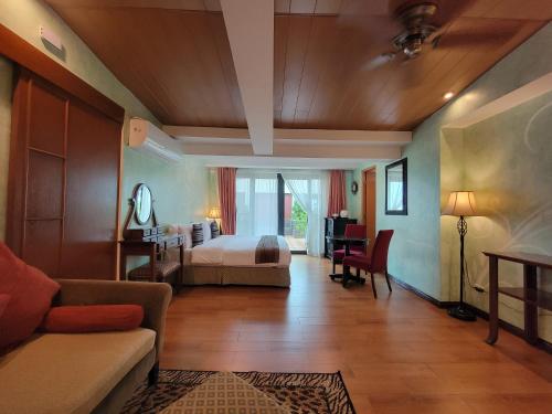 Lee Boutique Hotel Tagaytay in Tagaytay Lee Boutique Hotel Tagaytay in Tagaytay